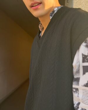 Luke Ishikawa Plowden Instagram - มองๆ เดินๆ เท่ๆ