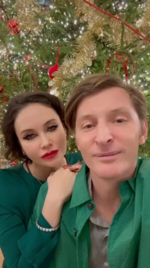 Lyaysan Utyasheva Instagram - С Новым годом!🐉❤️