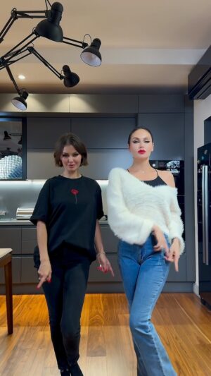 Lyaysan Utyasheva Instagram - @liasanutiasheva  VS @victoriabonya 🔥🔥🔥

У нас для вас будет сюрприз ❤️ Следи за новостями 🫶🏽

#reelsidea video by @diana_abrosimova.ph
