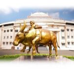 M. K. Stalin Instagram - முத்தமிழ் வளர்த்த மதுரையில் தமிழினத்தின் தொன்மையின் சின்னமாகக் கீழடி அருங்காட்சியகம், அறிவெழுச்சியின் அடையாளமாகக் கலைஞர் நூற்றாண்டு நூலகம் ஆகியவற்றின் வரிசையில் தமிழ் வீரத்துக்கான களமாகக் 'கலைஞர் நூற்றாண்டு ஏறுதழுவுதல் அரங்க'த்தைத் திறந்து வைத்தேன். மூன்றாண்டுகளில் முப்பெரும் கட்டமைப்புகளை மதுரையில் உருவாக்கியதுதான் கழக ஆட்சி! மாறாக, அறிவித்து 8 ஆண்டுகளாகியும் செங்கல்லோடு நிற்கும் ஒன்றிய அரசின் திட்டம் உங்கள் நினைவுக்கு வருகிறதா!
