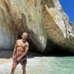 M. Pokora Instagram - Fabriquer des souvenirs… 🙌🏼 Sardegna, Italia
