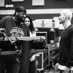 M. Pokora Instagram - Un vrai leader ne génère pas des suiveurs… il génère d’autres leaders… Love bomb sur mon équipe. 🤍