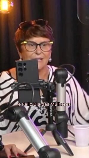 Márcia Fernandes Instagram - Feliz Dia da Mulher para todas nós! 😍🌹

#reels #marciasensitiva #sensemarcia #conselhos