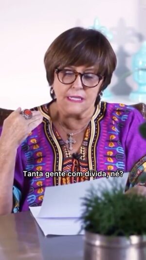Márcia Fernandes Instagram - Este banho maravilhoso pode te ajudar com as dívidas! 💜 #reels #marciasensitiva #sensemarcia #conselhos