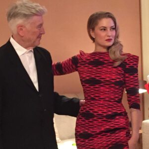 Mädchen Amick Instagram - Thank you for being my friend all these years David 💜 Wishing you the happiest of birthdays — Yours truly, Madgekin 💋

#DKL #davidlynch #happybirthday #76