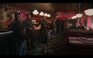 Mädchen Amick Instagram - Wait, what?! Hal is back in town… what universe is this?? Oh right, #Rivervale 🙃 Don’t miss tonight’s #100th episode!!! 🎉 I’m SO grateful for this special family behind the camera (cast & crew) and incredibly lucky to be on this journey 🙏🏼