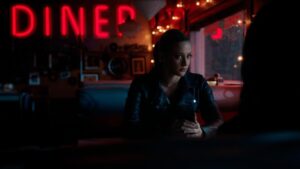 Mädchen Amick Instagram - Tonight we see the darker side of the #Cooper women. #Alice may let her personal feelings (aka vendetta) get in the way of “proper motherly advice” for her #Betty… but really what’s new?! I know I speak of my deep love for my on-and-off-screen partner @lilireinhart often but I can’t begin to tell you how her range & skill constantly blows me away. I’m incredibly lucky to watch her brilliance everyday that I film — luv you lil nugget ❤️ #riverdale #thenightgallery
