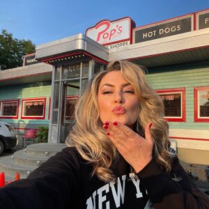 Mädchen Amick Instagram - I had to say goodbye to #riverdale today. Holy fruck was it hard 💔