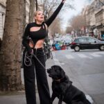 Mélanie Da Cruz Instagram - TAXI 🙋🏼‍♀️ Il est beau le labrador non? 🐕 Paris
