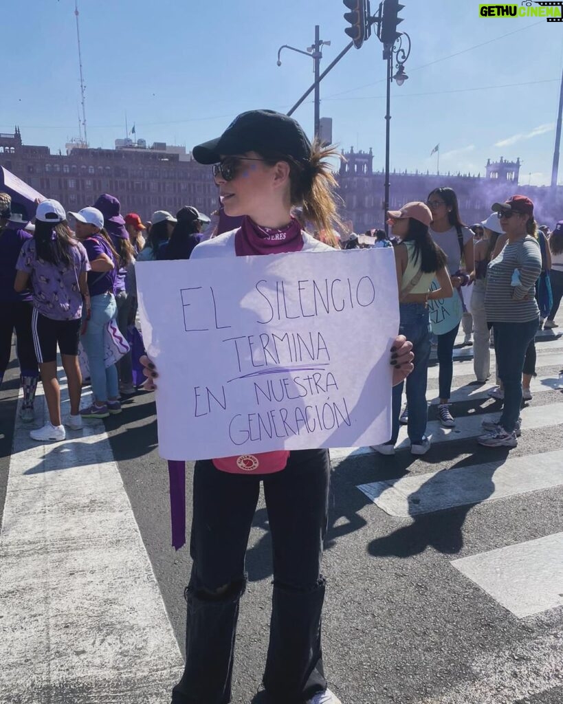 Macarena García Instagram - Yo si te creo y si te pasa algo, lo quemamos todo 💜