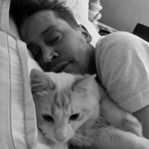 Macaulay Culkin Instagram - My fluffy white cat wants to escape...