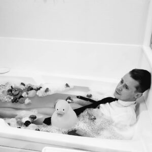 Macaulay Culkin Instagram - Things I'm doing instead of hosting the #Oscars

5. Bathing