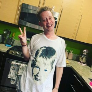 Macaulay Culkin Instagram - Wait, is that Hall and Oates? Because I have double vision.