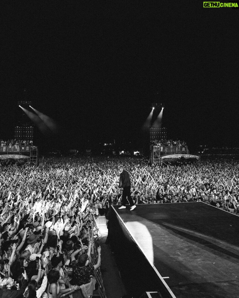 Macklemore Instagram - The Czech Republic moved my spirit. 45,000 deep. Pure joy 🇨🇿 ❤️