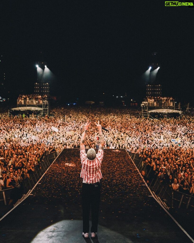 Macklemore Instagram - The Czech Republic moved my spirit. 45,000 deep. Pure joy 🇨🇿 ❤️