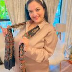 Madalsa Sharma Instagram - Nehle pe dehla🤪😂 @sheelassharmaa Had to share this adorable piece of art by the cutest mommy in the whole world!!!!❤️❤️ . . . . #reels #reelsinstagram #sheelasharma #mom #videooftheday #instadaily #instavideo #instagood #instamood #mood #trending #trendingreels #reelitfeelit #reelkarofeelkaro #reeloftheday #reelit #love #actorslife