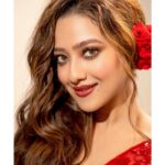 Madalsa Sharma Instagram - Sari side up❤️ 📸 @artographybysagar . . . . #red #ootd #madalsasharma #kavya #picoftheday #postoftheday #instadaily #instapic #instagood #instamood #mood #love #actorslife