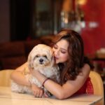 Madalsa Sharma Instagram - I woof you❤️🐶🐾 #mummaandkiki @madalsa_petstories . . . . #petsofinstagram #kiki #madalsasharma #kavya #petlovers #picoftheday #postoftheday #instadaily #instapic #instagood #instamood #mood #love #actorslife