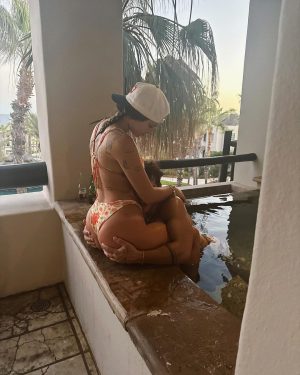 Madison Lewis Instagram - paradise with my paradise 🌴💕

#justrememberyourebeautiful