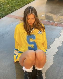 Madison Lewis Instagram - 💙💛 #justrememberyourebeautiful