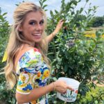 Madisyn Shipman Instagram - Summer means trips to the blueberry farm 🫐 Huckleberry Finns House