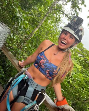 Madisyn Shipman Instagram - Felling like I’m on top of the 🌎 Zipping through the treetops.