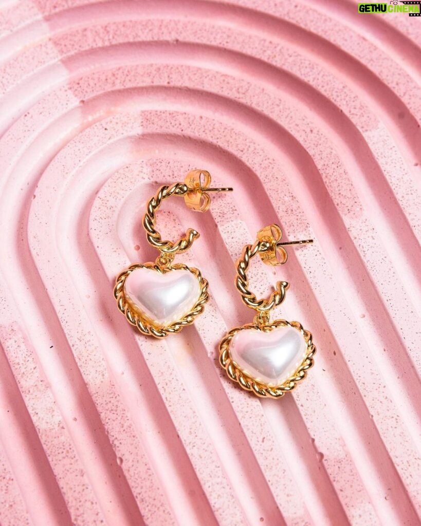 Madisyn Shipman Instagram - New drop today….. how cute are these Madisyn Heart earrings??? Perfect with the Mallory necklace also 😍🥰😍