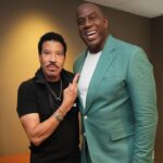 Magic Johnson Instagram - Hanging out with late night TV superstar Jimmy Kimmel and Hall of Fame baseball player Dave Winfield backstage at last night’s show!