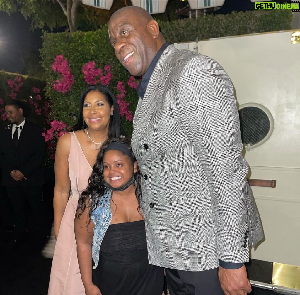 Magic Johnson Instagram - I’m devastated to hear about the passing of an incredible young woman, activist and hero Hydeia Broadbent. In 1992, I did a Nickelodeon special called “A Conversation with Magic”, and 7-year-old Hydeia and I made an incredible impact. Hydeia changed the world with her bravery, speaking about how living with HIV affected her life since birth. She dedicated her life to activism and became a change agent in the HIV/AIDS fight. By speaking out at such a young age, she helped so many people, young and old, because she wasn’t afraid to share her story and allowed everyone to see that those living with HIV and AIDS were everyday people and should be treated with respect. Thanks to Hydeia, millions were educated, stigmas were broken, and attitudes about HIV/AIDs were changed. We will miss her powerful voice in this world. Cookie and I are praying for the Broadbent family and everyone that knew and loved Hydeia.