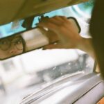 Maika Yamamoto Instagram - 好きな車と。 運転好きです。 ベンツのクラシックかわい〜 ホイル見て。かっわい〜 @yosuke_sasaki @mina.magazine