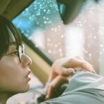Maika Yamamoto Instagram - 好きな車と。 運転好きです。 ベンツのクラシックかわい〜 ホイル見て。かっわい〜 @yosuke_sasaki @mina.magazine