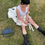 Maisie Williams Instagram - i am sunburnt and smiling 🐇