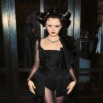 Maisie Williams Instagram - 🖤🥷🏻𝔪𝔢𝔱 𝔤𝔞𝔩𝔞🔫💚 inspired by my love for the action heroines that i grew up watching; ripley, trinity, sarah connor, last night i wore a custom, hand-embellished dress, train, corset, and matrix code bodysuit designed and made by the Reuben Selby team in London. the RS team; Reuben, Hannah, Maewe, Phoebe, and Yang, poured so much of their time and care into making this look and it was so worth it. i felt incredible and i loved every second of it. thanks also to my cartier family, Akki, Yumi, Honey + nodelato for working with me on the look. @reubenselby @reub_selby @hannahsheridanstudio @degeangle @phoebjw @maewa_london @cartier @yumilee_mua @akkishirakawa @honeynailz @jasminavicoskin @nodaleto @huxley @louis_browne The Metropolitan Museum of Art, New York