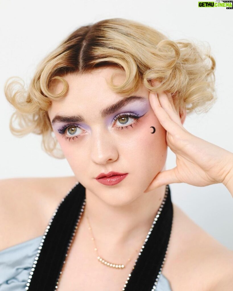 Maisie Williams Instagram - please please can i be in a film where i look like this 💜 @telegraphluxury out today