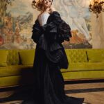Maisie Williams Instagram - met gala 22 gilded glamour wearing aw 21 @thombrowne 🎩 thank you @thombrowneny @kellymcdc @mjfiii the most patient and exceptional team to work with and thank you @emer_the_steamer @colldolllll @mariabeniaris for getting into this exquisite gown and making it fit me 💐 styled by @studioand @katefoley @alexandracronan ⚡️ makeup by @yumilee_mua hair by @joeygeorge nails by @honeynailz just..,,, sensational 💭 thank you 💌 also thanks to @harrietmuldoon @thewell @traciemartyn for many hours of prep 🤍 photos by @mr_puryear and @joeygeorge 🍽 The Metropolitan Museum of Art, New York