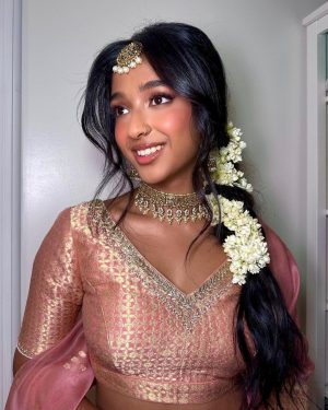 Maitreyi Ramakrishnan Instagram - I feel quite beautiful✨💖🌸