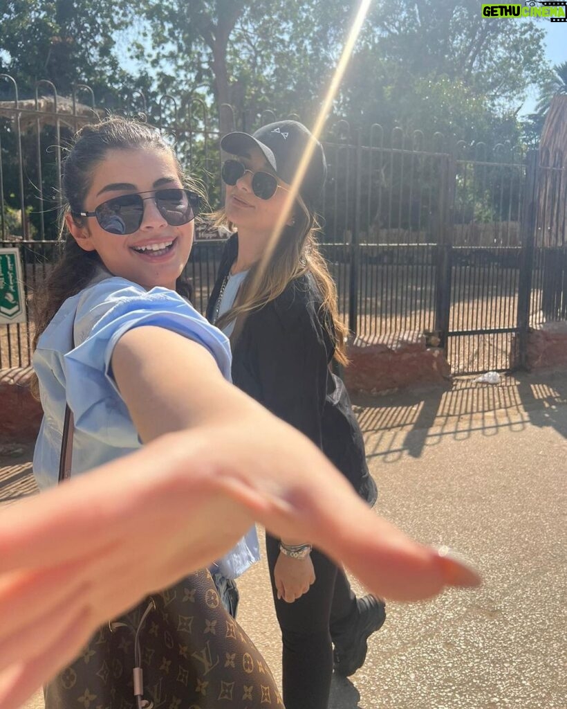 Malak Ahmed Zaher Instagram - Happiest 21 year old kid in the world 😅 This is how i spent my day, went to the zoo to see my favorite animal 🦒 then went to eat my favorite meal since i was 12 , and lastly went home to the sweetest surprise from the closest people to my heart❤️ isn't this the best birthday anyone could ever ask for ? It's always the little things that make me happy, can't thank you guys enough for making my day so special i love you all..you know yourselves 🥰 عيد ميلادي ال ٢١ كان مختلف نقدر نقول ان بالمنظر ده لما جمعت الصور ورا بعض و شفت انا قضيت يومي ازاي لا ده عيد ميلادي ال ١٢ كده🤪😂 دايما الحجات الصغيرة هي الي بتبسطني و كفايا وجود الناس الي بحبها جمبي و احساسي بحبهم و انهم عايزين يسعدوني عايزة اشكرهم واحد واحد و اقلهم اني بحبهم اوي و انهم غاليين عندي اوي و هما عارفين نفسهم💙