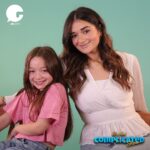 Malak Ahmed Zaher Instagram - هي منى صح زي ما قلتوا👧🏻 الأختين القمرات ملك ومنى أحمد زاهر هما ضيوف الحلقة الجديدة من برنامج #its_not_complicated 👩🏻‍🤝‍👩🏼