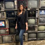 Malak Ahmed Zaher Instagram - Had a very nice time at the Show of @temraza X @maison69store 💙 💇🏻‍♀️ @alfredandmina