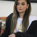 Malak Ahmed Zaher Instagram - استنوا راندا في مسلسل #محارب إبتداءاً من النهاردة ان شاء الله الساعة ٩ مساء علي @cbcegypt يارب وجودي ضمن كل أساتذتي و زمايلي الي انا سعيدة و فخورة بالعمل معاهم حتي لو بدور صغير يكون لذيذ و خفيف عليكم و يارب المسلسل يعجبكم❤️🌙 #رمضان٢٠٢٤ اخراج أ @shereen_adel_official تأليف أ @mohamed_sayed_bisheer انتاج أ @ahmedelsoobky بطولة @hassanelraddad @ahmedzaherofficial1 اللهم اجعل فينا القبول و ارزقنا النجاح و العوض يارب ❤️