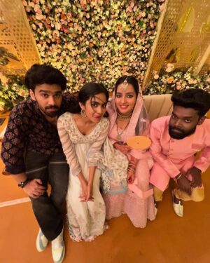 Malavika Menon Instagram - 0.5 pictures 🤝🏼 us

(spot Brinda master in second picture 🤍)

@mubin.m.rafi @malavikacmenon @aswath_lal