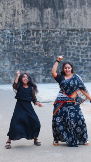 Malavika Menon Instagram - ᗯITᕼ 𝕞𝕒𝕝𝕦 𝕔𝕙𝕖𝕔𝕙𝕚
🖤🤍❤️🖤❤️🤍🖤

@malavikacmenon

@jothimani_wayanad_now_palakkad

@anamikajayeshcherusseri2023

📸 @padmaweddingz @baljithm

#reelsviral #schoolgirl #schoolgirls
#viralreels #trending #trendinggirl
#kochi #tamilnadu #Kerala #chennai
#schoolgirl #reelsinstagram
#reelsvideo #reels #trendingnow