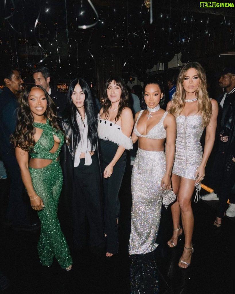 Malika Instagram - Hands down the most fun I’ve had in celebration of us. Celebrating 40, I have a lot to be grateful for. All I wanted to do was party with my loved ones. And miss @khloekardashian you are constantly the face of celebrating my life, you simply do not miss. I know pure joy and feel nothing but loved by you, my sweet girl. I thank you over and over again… 🖤
