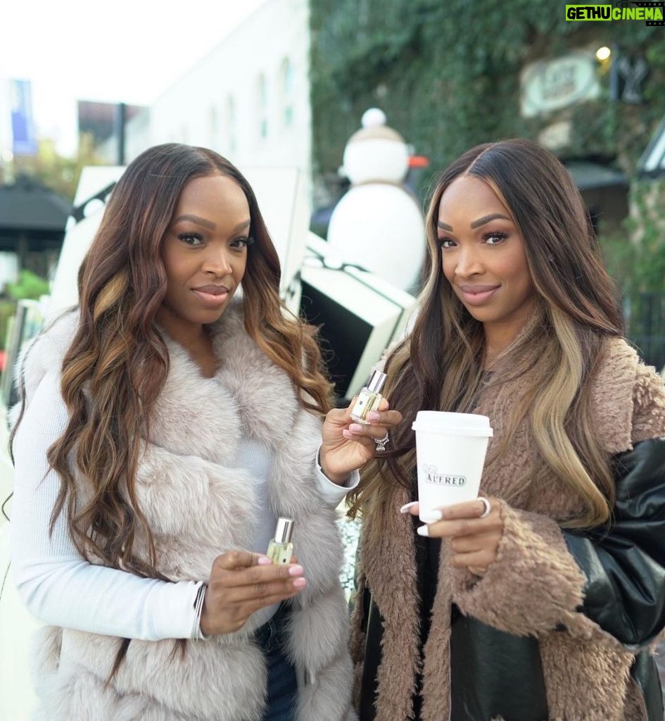 Malika Instagram - Coffee @alfred on Melrose Place because Christmas is better with @jomalonelondon #jomalonelondonpartner #ad 🎄