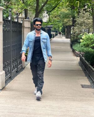Maniesh Paul Instagram - Jatt walking…why you stalking😎
#mp #jatt #walk #mood
