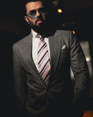 Maniesh Paul Instagram - Koi rokk ke dakhaave…jatt ne ni rukna!!
Suit @bharat_reshma 
Pic @montypanesarphotography 
Shoes @brunexbareskin 
#mp #shoes #suit #style #me #fashion #life #blessed #gratitude