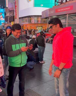 Maniesh Paul Instagram - Happy Birthday to my dearest friend, he is most genuine and true friend to me. Thanks bro for listening my non sense-bullshit everyday for hours, I love you and wish you happy and healthy life❤️🥰🥂🍾🎂🥃 you the bestest 🥰
