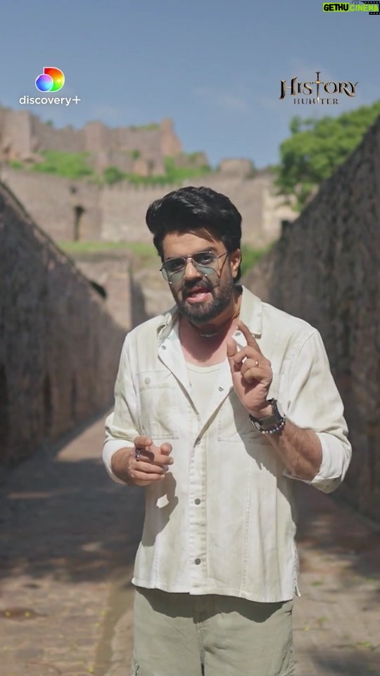 Maniesh Paul Instagram - Do you know the names of the famous diamonds which were housed in the Golconda Fort? To solve the mystery watch Episode 7 of “History Hunter”, Monday at 9 PM, only on Discovery Channel India and discovery+ Co powered by @mgmotorin | @phonepe | Harpic Associate Sponsors @flipkart | Lotte Choco Pie | LG OLED OEV #DiscoveryChannelIn #DiscoveryPlusIn #ManishPaul #HistoryHunter #IndianHistory #India #History #IncredibleIndia #GolkondaFort