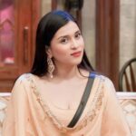 Mannara Instagram - Best caption will be pinned 📌 Styled by @mitalihandaofficial Gold-Kundan earrings @bmbjewelsofficial #BB #bb17 #mannarachopra #biggboss17 #biggboss #manara #newpic #explorepage✨ #mannara #mondaymood #wkv #weekendkavaar