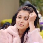 Mannara Instagram - Cute vibes only 🥰🫶🏻 @colorstv @officialjiocinema @endemolshineind #mannarachopra #biggboss #bb #bb17 #cutepic #biggboss17 #softaesthetic #biggbossunseen #biggbossupdates #biggbosslive #mannaraistheboss India